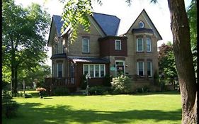 Pemberley House Bed And Breakfast